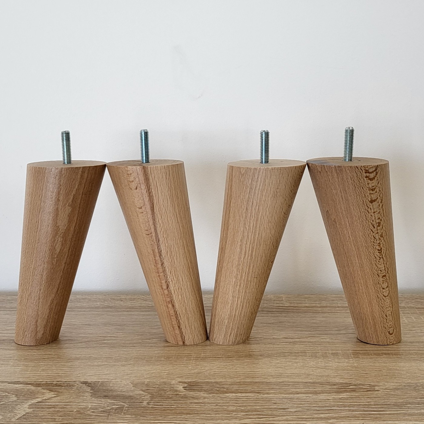 Pieds Bois Carrés Vernis Naturel Hauteur 20cm|Literie et Matelas dinotte.com